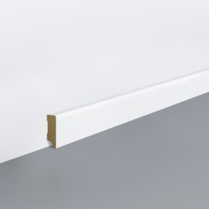 Lišta soklová Egger 40 hranatá „Cubical“ L201 RAL9016 MDF fólia Biela pretierateľná 40x16x2400 mm